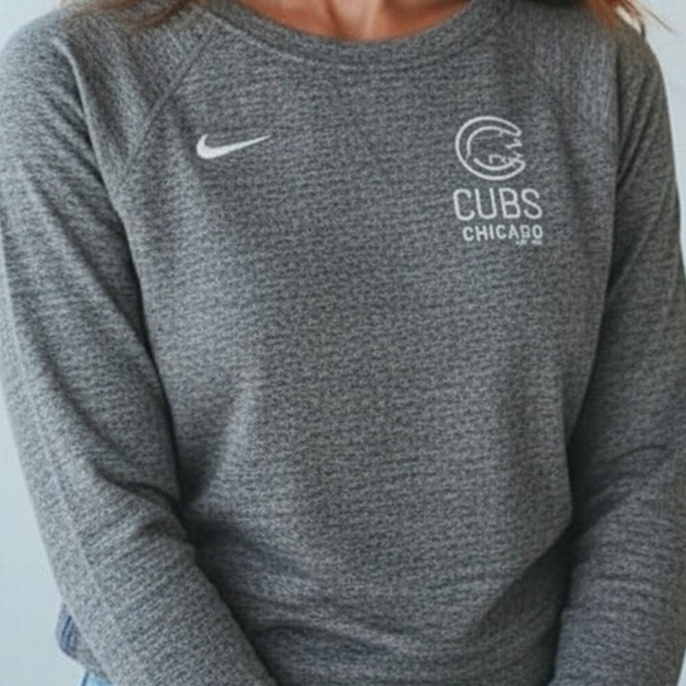 Nike Gray Chicago Cubs Women's Shirt Size Small #436